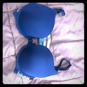 Blue Victoria’s Secret bra adjustable straps 💙